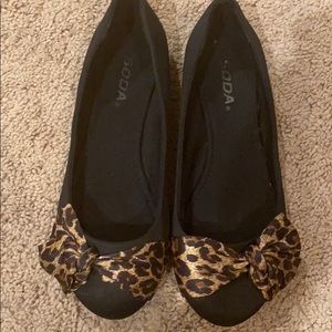 Super cute flats!